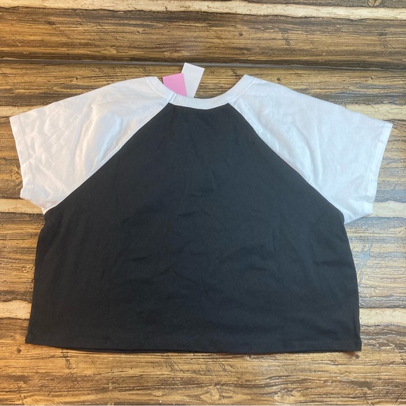 Zoe + Liv cropped graphic T-shirt XL - Picture 2 of 4